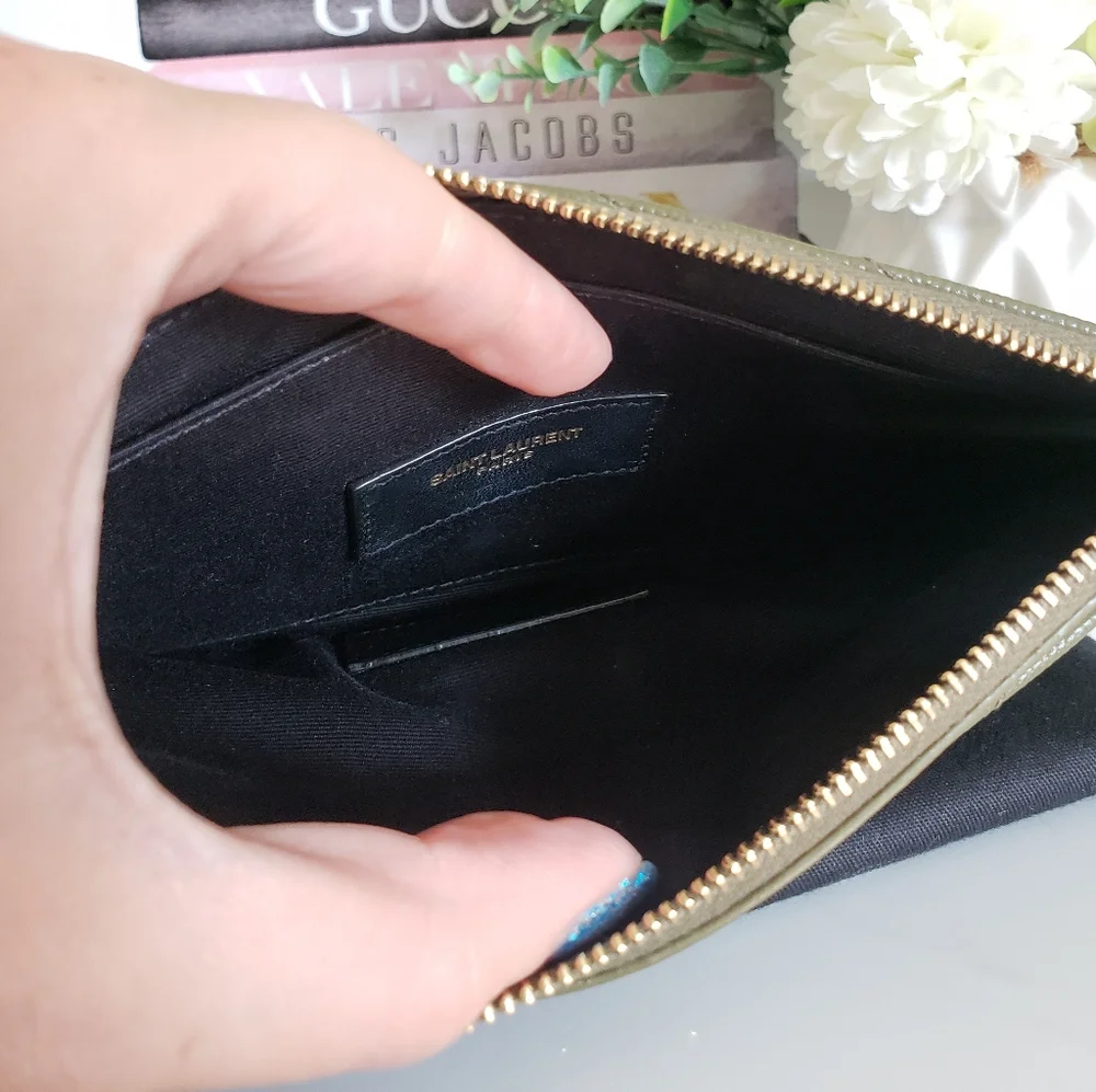 Authentic Pre-owned Yves Saint Laurent Grain De Poudre Bill Pouch Clutch - Picture 6 of 13